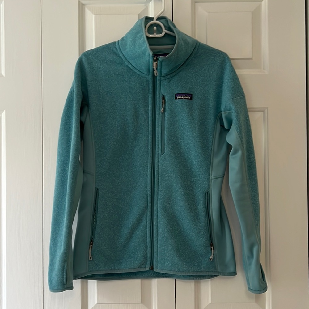 Patagonia zip up size medium